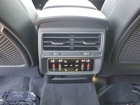 Used 2026 Audi SQ8 Premium Plus AWD/4WD image 12