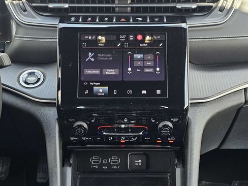 Used 2023 Jeep Grand Cherokee L Laredo AWD/4WD image 17
