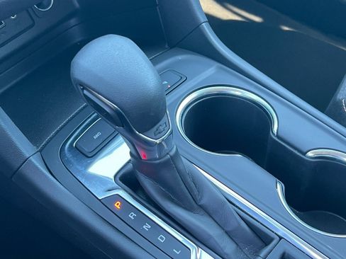 Used 2024 Chevrolet Equinox LT image 18