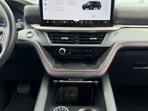 Certified 2025 Ford Explorer ST-Line AWD/4WD image 28