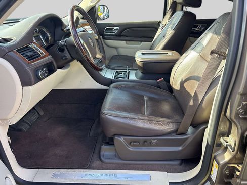 Used 2012 Cadillac Escalade ESV Platinum image 9