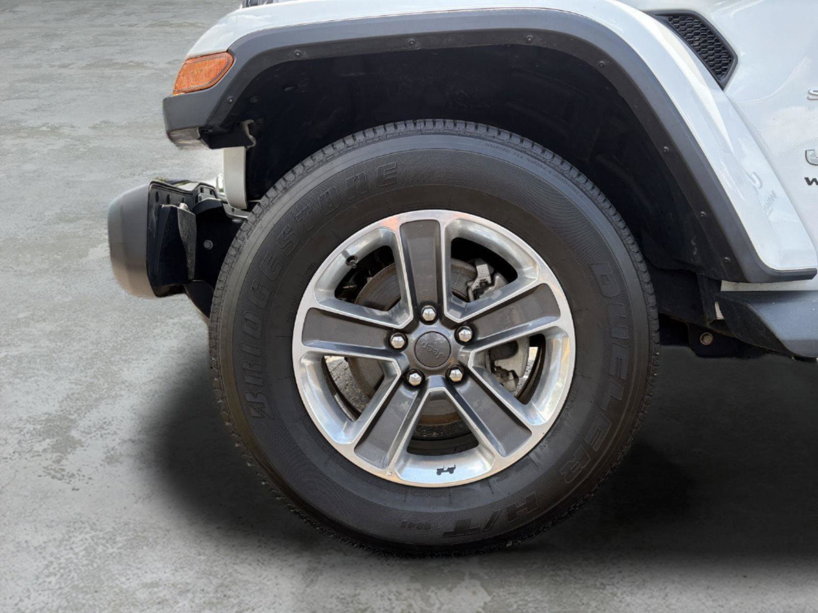 Used 2019 Jeep Wrangler Unlimited Sahara w/ Uconnect 4C Nav & Sound Group AWD/4WD image 21