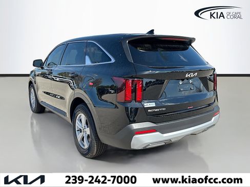 New 2026 Kia Sorento LX FWD image 3