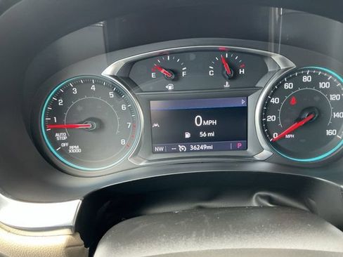 Used 2023 Chevrolet Traverse LT FWD image 27