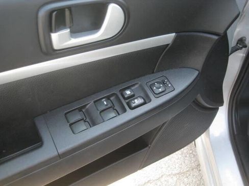 Used 2007 Mitsubishi Galant ES image 16