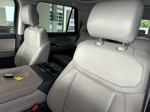 Certified 2025 Ford Expedition Active AWD/4WD image 20