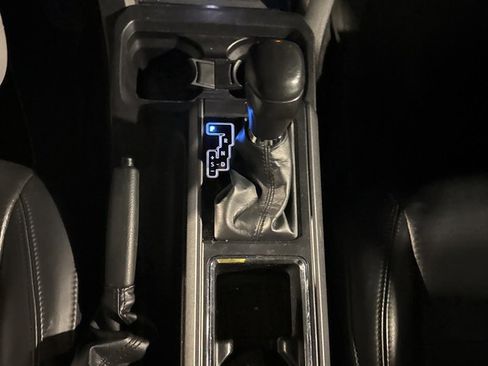 Used 2019 Toyota Tacoma TRD Off-Road image 24