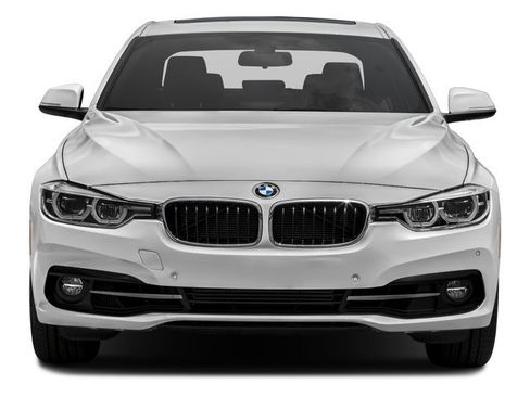 Used 2018 BMW 330i xDrive Sedan w/ Premium Package AWD/4WD image 8