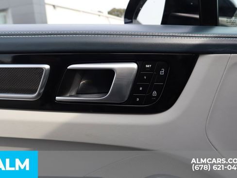 Used 2023 Porsche Cayenne S Platinum w/ Assistance Package image 12