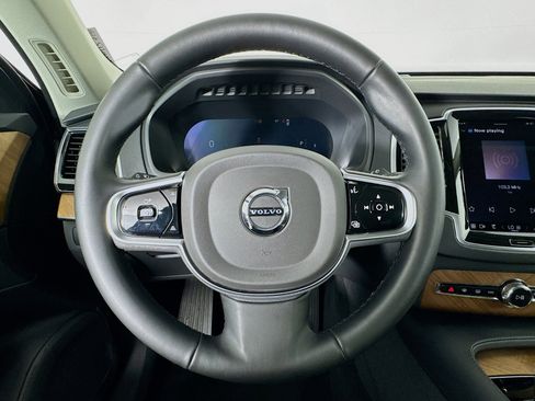 Used 2025 Volvo XC90 B6 Plus image 11