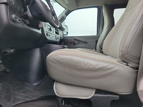 Used 2017 Chevrolet Express 2500 LT w/ LT Preferred Equipment Group image 13