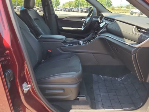 New 2025 Jeep Grand Cherokee Altitude w/ Trailer Tow Package image 22