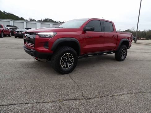 Used 2025 Chevrolet Colorado ZR2 w/ Technology Package image 2