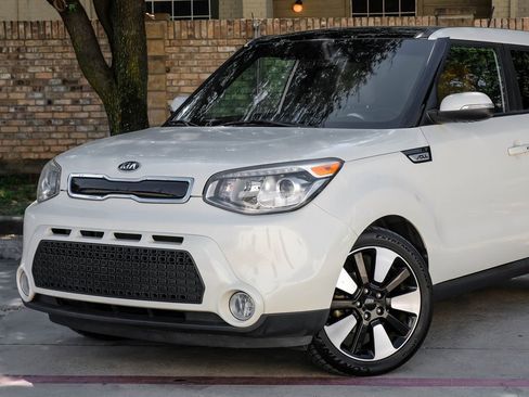 Used 2015 Kia Soul ! w/ Sun & Sound Package image 11