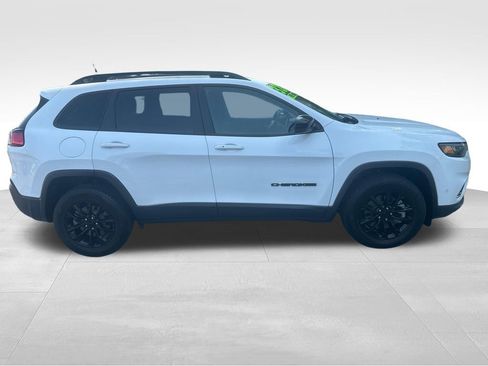 Used 2023 Jeep Cherokee Altitude Lux AWD/4WD image 31