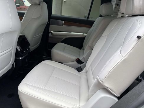 New 2026 Cadillac Vistiq Sport image 14