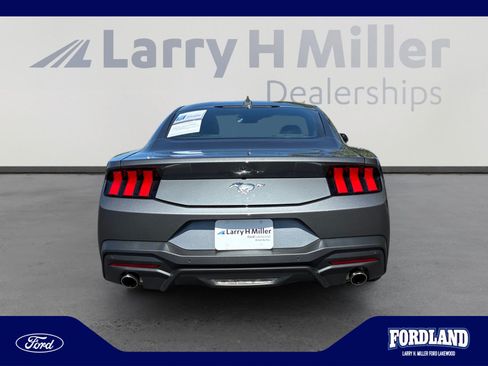 Used 2024 Ford Mustang Coupe RWD image 4