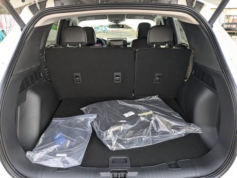 New 2026 Ford Escape SE image 13