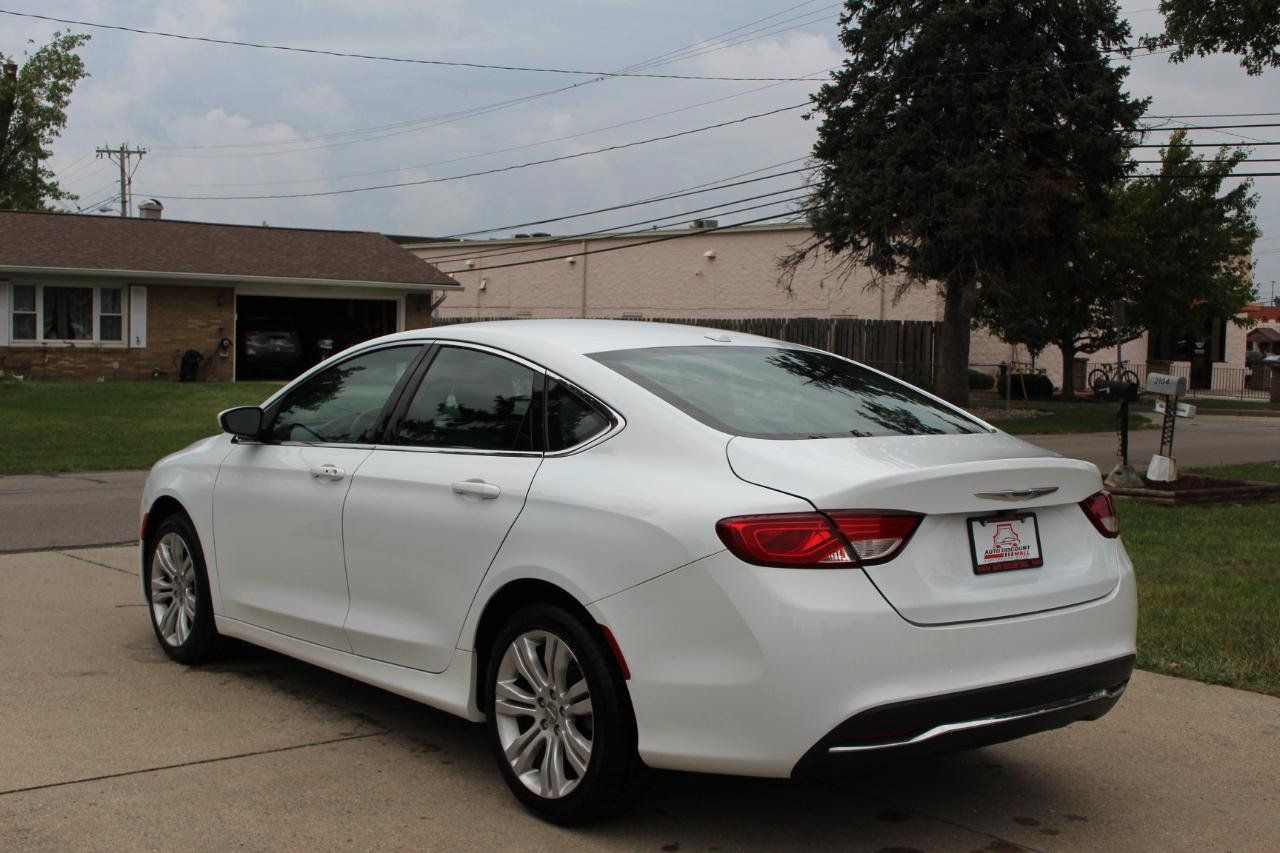 Used 2015 Chrysler 200 Limited w/ Convenience Group FWD image 7