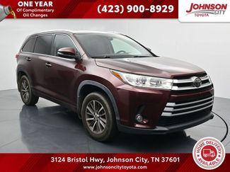 Used 2018 Toyota Highlander XLE AWD/4WD video 1
