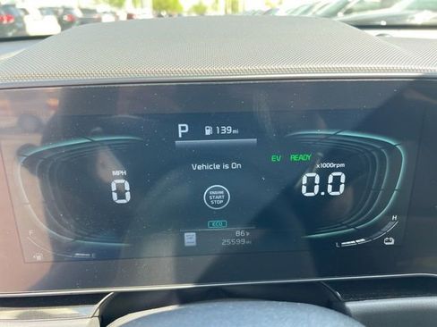 Certified 2024 Kia Niro EX Touring image 12