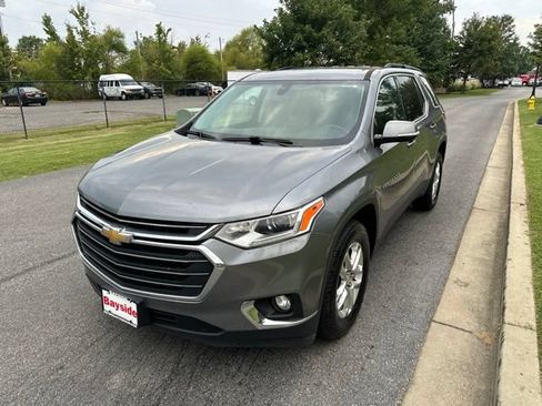 Used 2020 Chevrolet Traverse LT FWD image 6