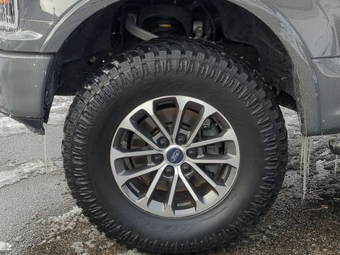 Used 2018 Ford F150 XLT w/ Equipment Group 302A Luxury image 19