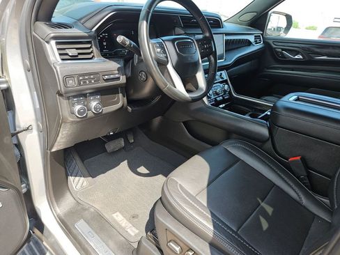 Used 2023 GMC Yukon Denali AWD/4WD image 13