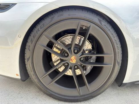 Used 2025 Porsche 911 Carrera RWD image 20