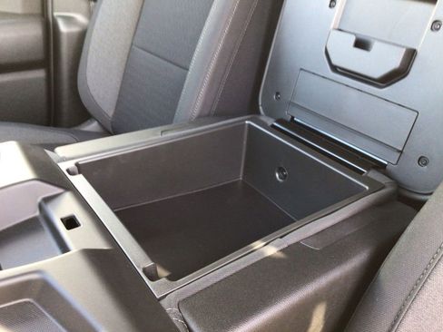 Used 2025 Chevrolet Silverado 2500 Custom w/ Custom Value Package image 36