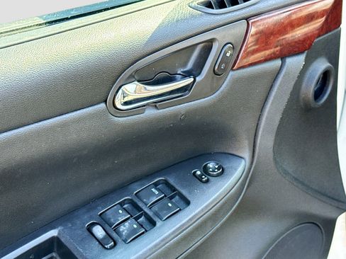 Used 2007 Chevrolet Impala LT w/ Preferred Equipment Group FWD image 7