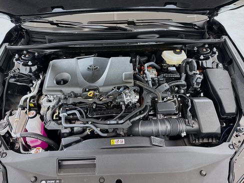Used 2025 Toyota Camry XLE w/ Premium Plus Package image 28