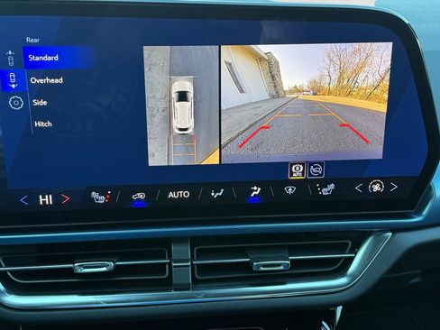 New 2026 Chevrolet Equinox EV LT image 19