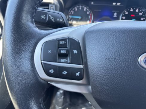 Used 2022 Ford Explorer XLT AWD/4WD image 22