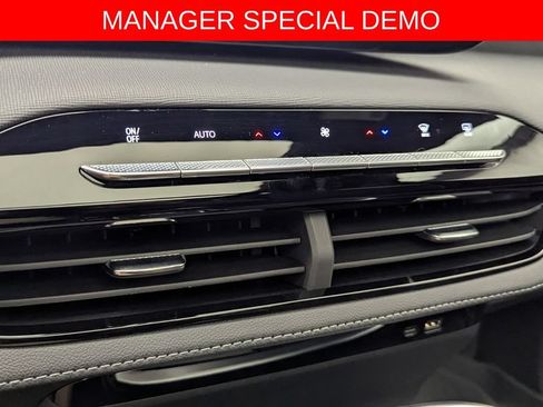 Used 2026 Buick Enclave Sport Touring w/ Power Package AWD/4WD image 21