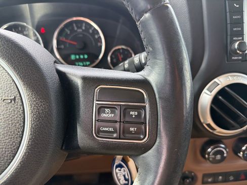 Used 2015 Jeep Wrangler Unlimited Sahara w/ Connectivity Group image 14