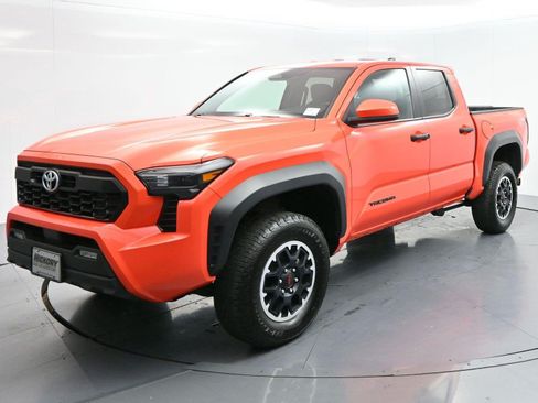 Used 2024 Toyota Tacoma TRD Off-Road AWD/4WD image 3