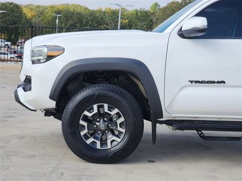 Used 2021 Toyota Tacoma TRD Off-Road image 10