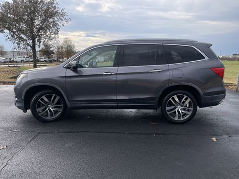Certified 2017 Honda Pilot Touring image 6