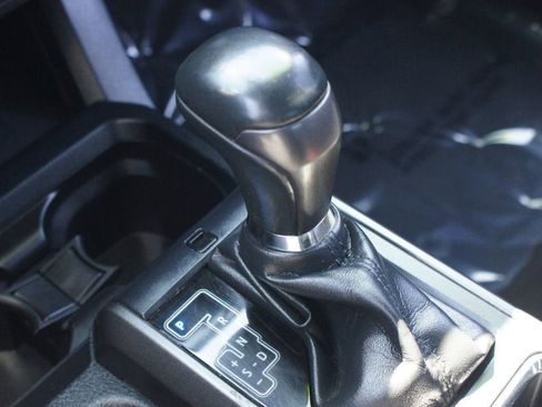 Used 2019 Toyota Tacoma TRD Sport image 12