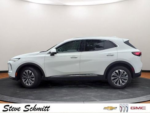 Certified 2025 Buick Envision Preferred AWD/4WD image 2