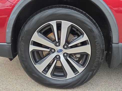 Used 2018 Subaru Outback 3.6R Limited AWD/4WD image 9