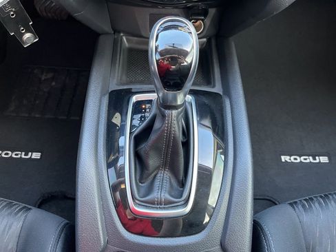 Used 2018 Nissan Rogue S image 70