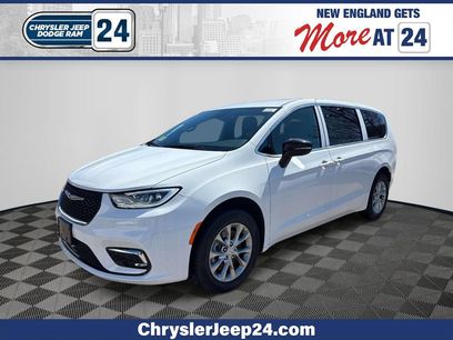 New 2026 Chrysler Pacifica Select