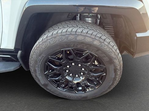 Used 2024 GMC Hummer EV 2X AWD/4WD image 11