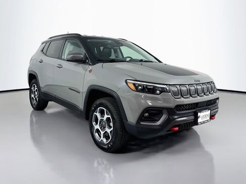 Used 2022 Jeep Compass Trailhawk w/ Trailhawk Elite Group AWD/4WD image 3