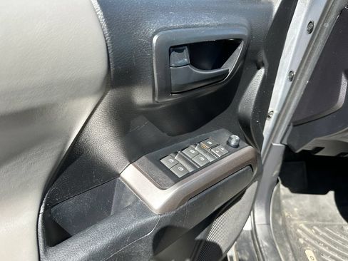 Used 2021 Toyota Tacoma SR5 w/ Technology Package AWD/4WD image 23