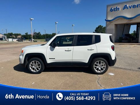 Used 2023 Jeep Renegade Latitude AWD/4WD image 8