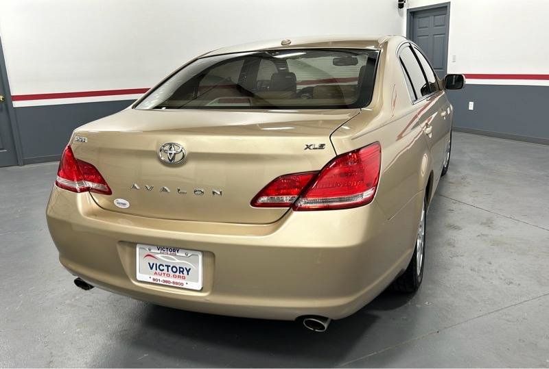 Used 2010 Toyota Avalon XL FWD image 5