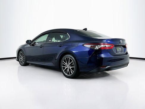 Used 2021 Toyota Camry XLE image 5